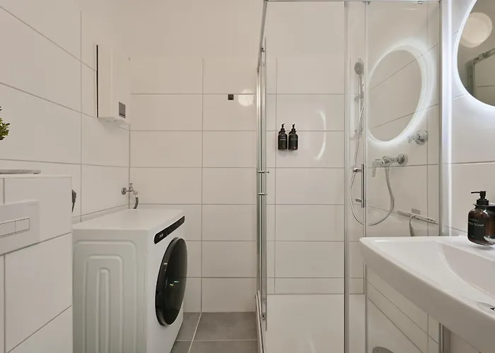 Goodliving Mit Balkon & Netflix * Essen